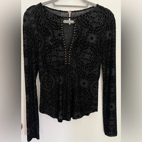 Free People Women’s Velvet Black Top Size S/P - Picture 8 of 14